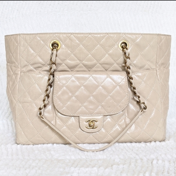 💎AUTHENTIC💎CHANEL quilted leather tote - Picture 3 of 12